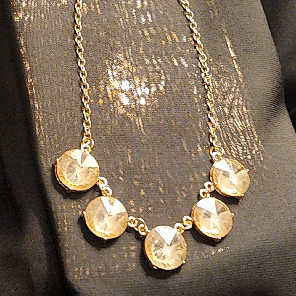 🔥PRICE DROP🔥 STUNNING VINTAGE CRYSTAL STATEMENT NECKLACE - Picture 2 of 9